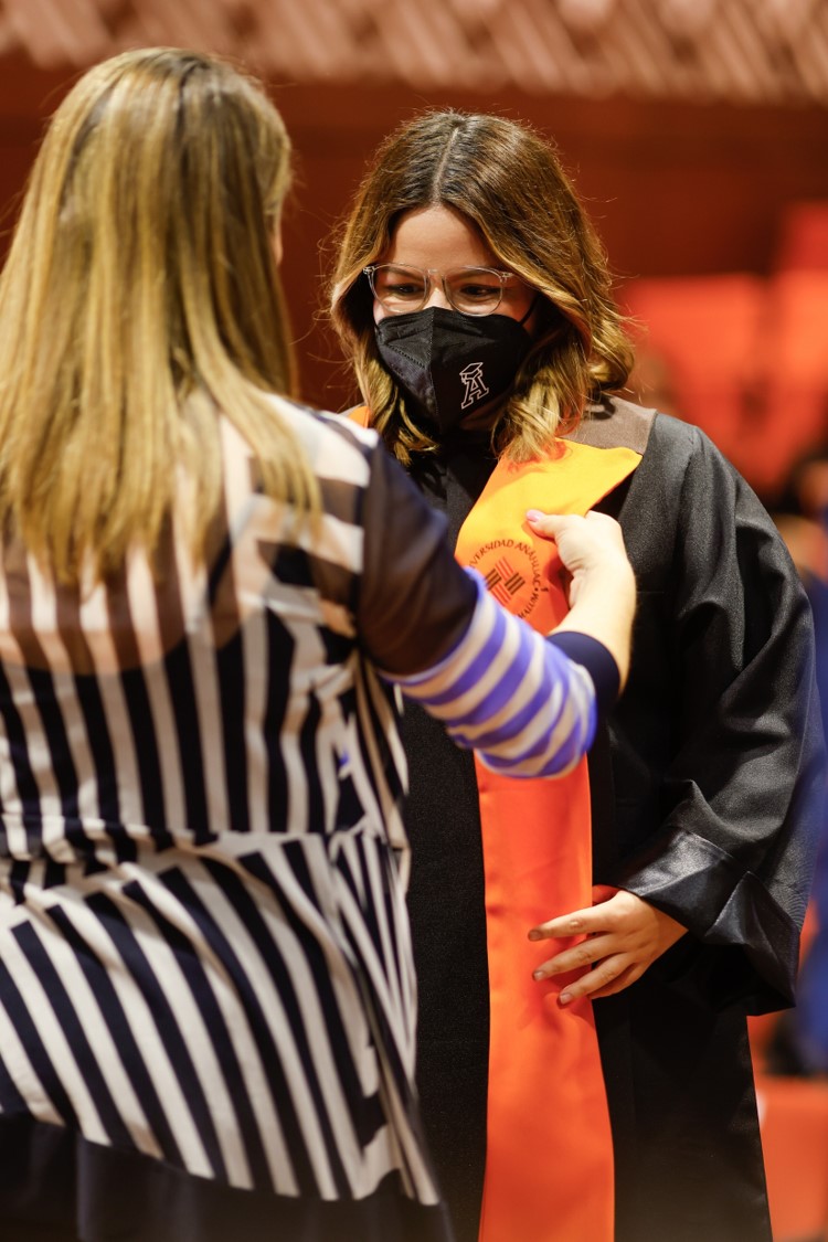 Después de dos años a la distancia Anáhuac Puebla celebra la Graduación